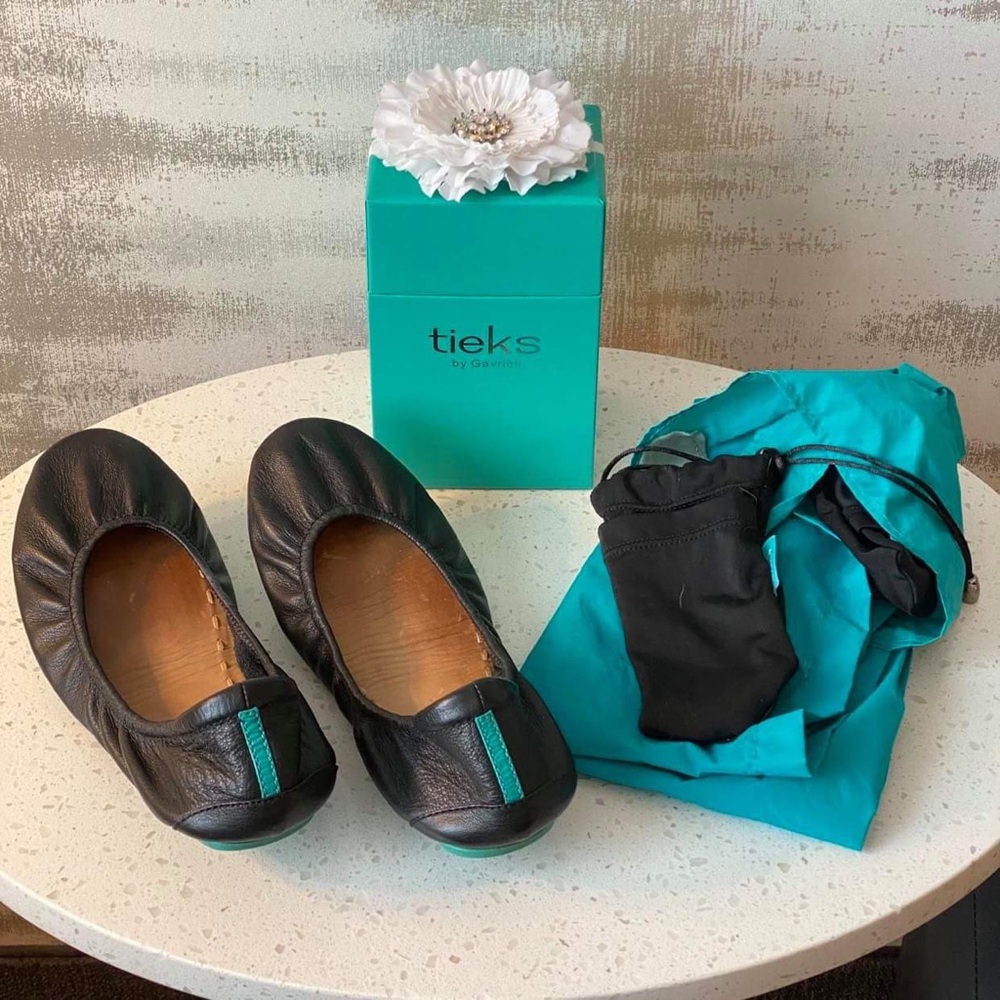 Black matte Tieks VGUC size 7